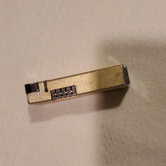 Vintage 70's Dunhill Gold Plated Rollagas Lighter with Pipe Engraved Design - Picture 4 of 6